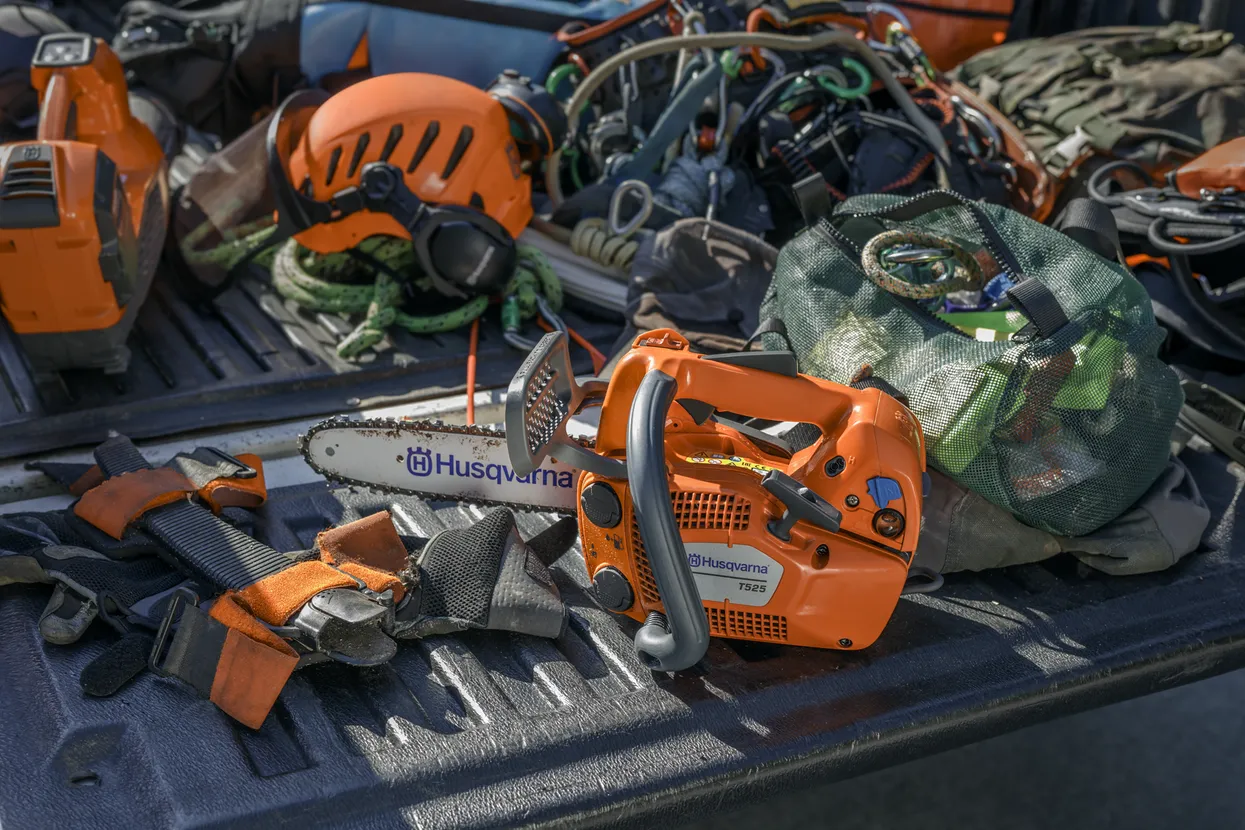 Husqvarna T525 Pilarka spalinowa łańcuchowa do profesjonalnego przycinania